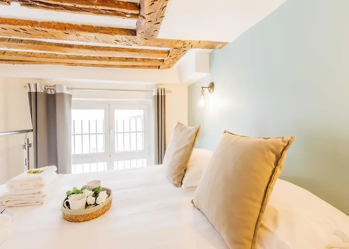Апартаменты Quiet 1br 4p - Quartier Du Mail