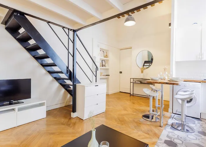 Апартаменты Quiet 1br 4p - Quartier Du Mail *